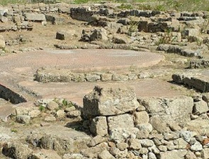 Mégara: Historia en el camino de la Legión Argentina Restos arqueológicos y cimientos de la antigua ciudad de Mégara, punto de paso tras los primeros 42 kilómetros del Spartathlon.